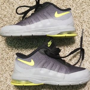 Sold do not buy!! Boys Nike 9